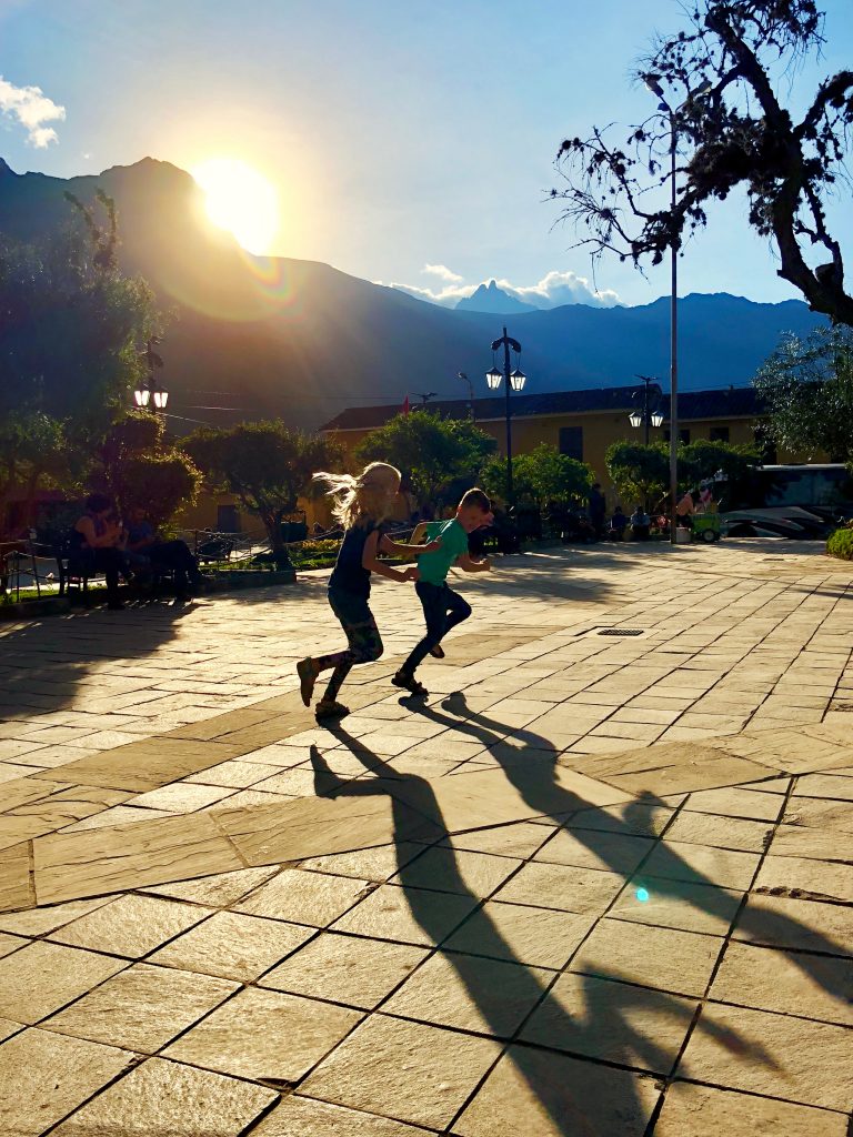 Shadows Global Happiness Family Traveling Family Finding